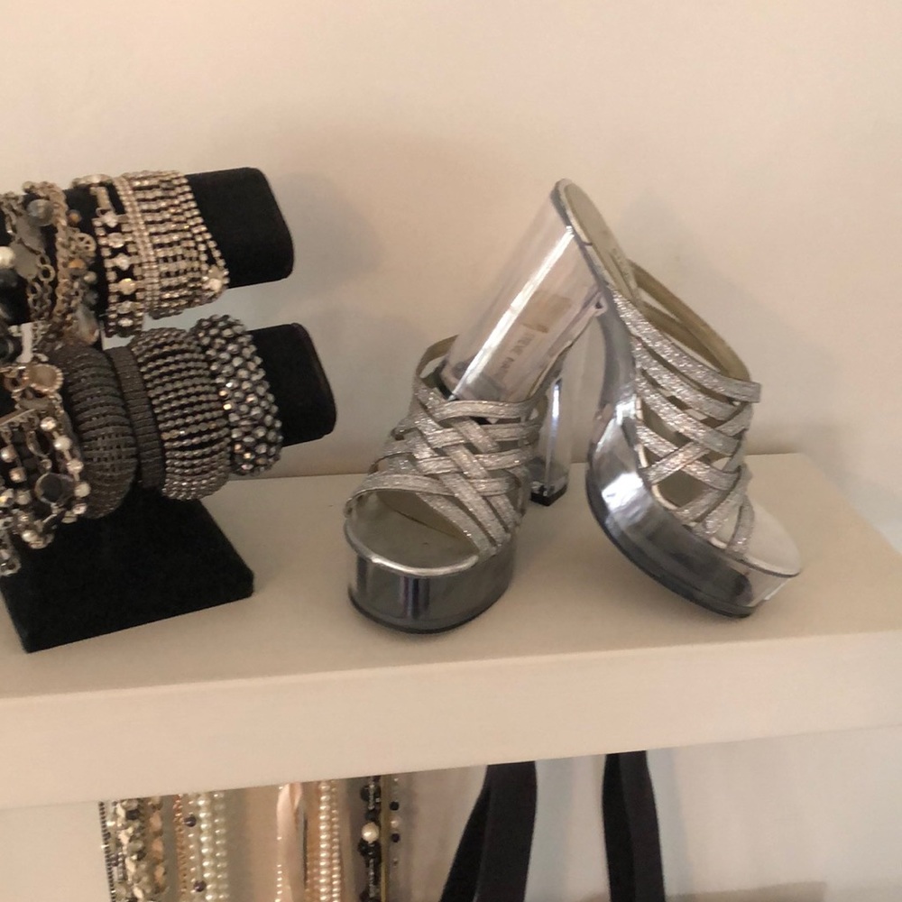 Platform sandals